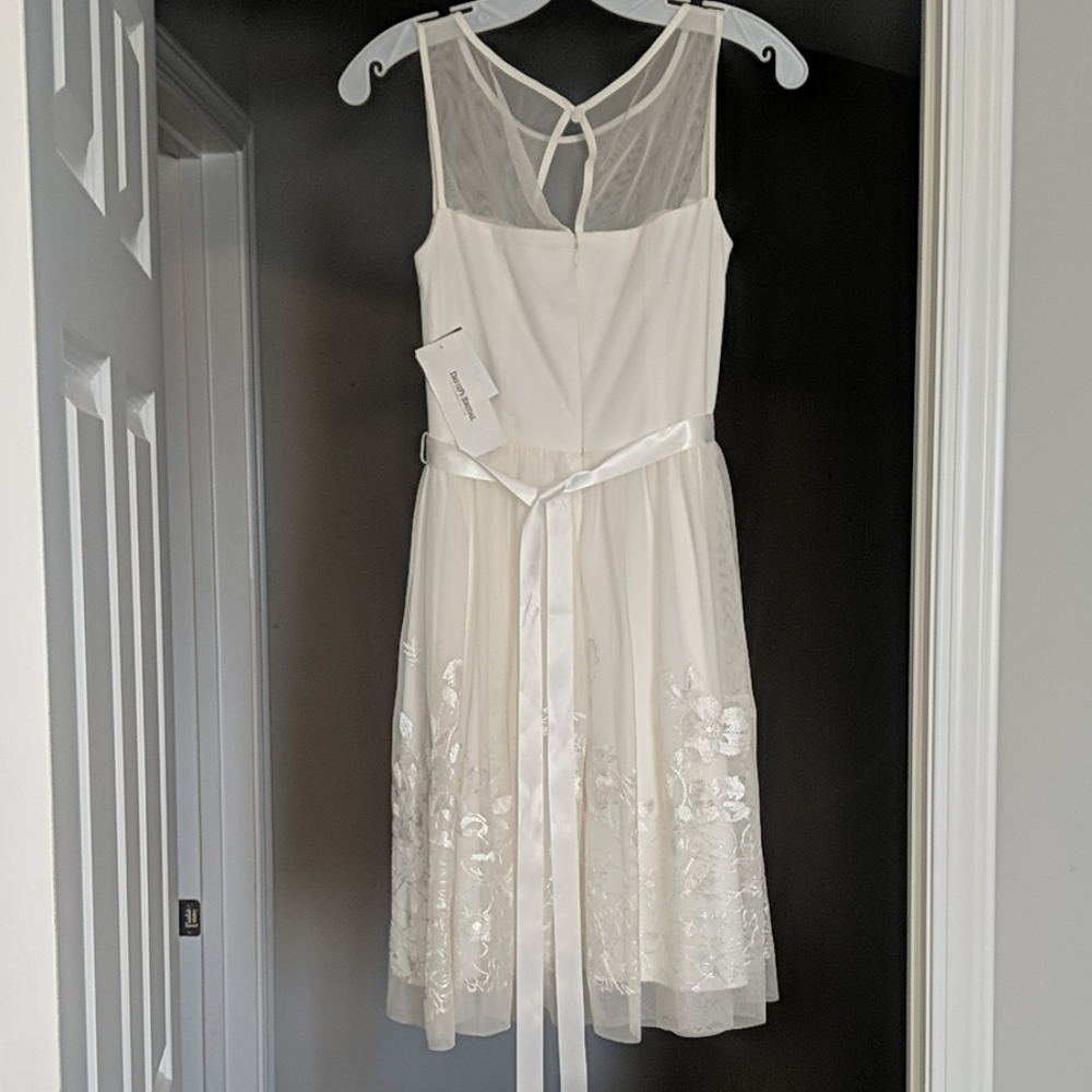 Dress - Picture 2 of 4